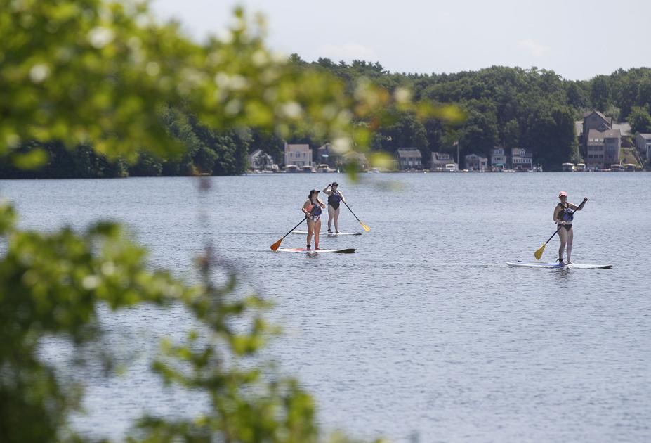 TheSunChronicle's tweet photo. A public health advisory has been issued for what is being deemed a harmful algal bloom found at Lake Pearl in #WrenthamMA. https://t.co/KRJCf6L3TJ https://t.co/I0juVxNj7q