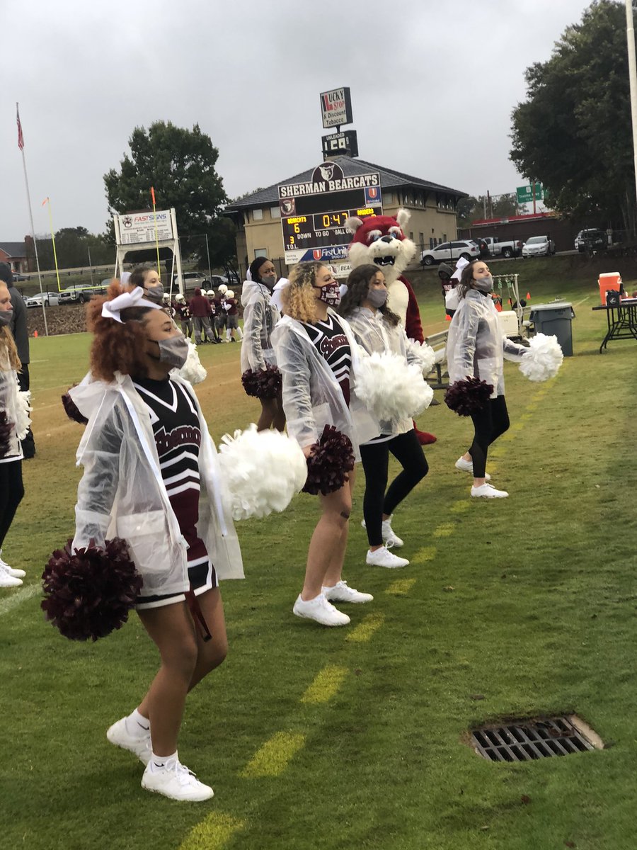 itsreneecole's tweet photo. Come on out fans and support our Bearcats! #gobearcats https://t.co/58L1fpkadj
