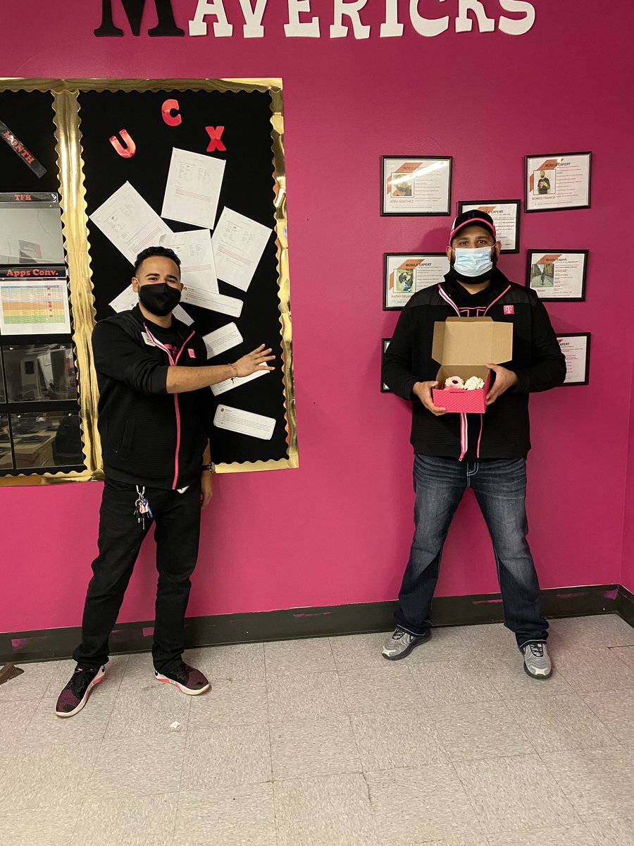 Gonz_TX's tweet photo. Wanted to take some time and celebrate the 4th year anniversary one of the best RAMs that I’ve ever worked with @LeroyBocanegra!!! Thank you for all that you do and continue to do year after year!! #FutureRSM #MainStMavs #TXDNA #SouthNeverSettles #NETXisNext https://t.co/A5CCfBa5io