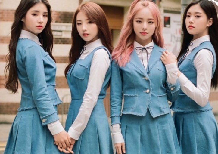 LAST I PROMISE. Group fight, weapons allowed can bite and whatever: LOONA 1/3 AND OEC AND Yeojin (together) vs yyxy