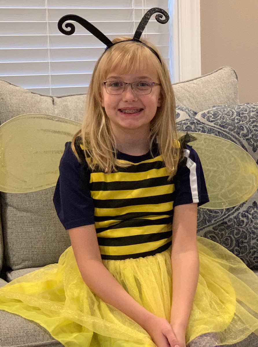 BEEingTheLight's tweet photo. Today, we pledge to BEE Drug FREE! #redribbonweek @CollierES #LearningLeadingRemotely @CollierES #BEEtheImpact https://t.co/LxpFE36Ada