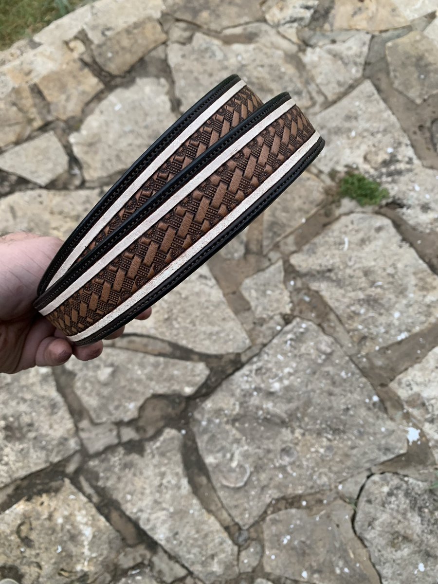 Justus_Seiber's tweet image. •For sale
•34” 
•less expensive than if it were custom 
•Only issue with this one is it will break my heart to see it leave