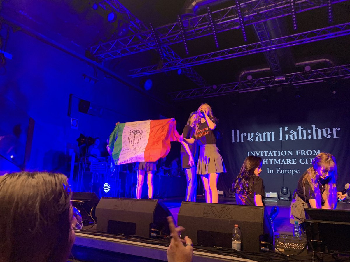 JulySysy's tweet photo. it's October 27th.... @hf_dreamcatcher a year ago... I miss you.... #Dreamcatcher #invitationfromnightmarecity #Milan https://t.co/blnZ5acRq1