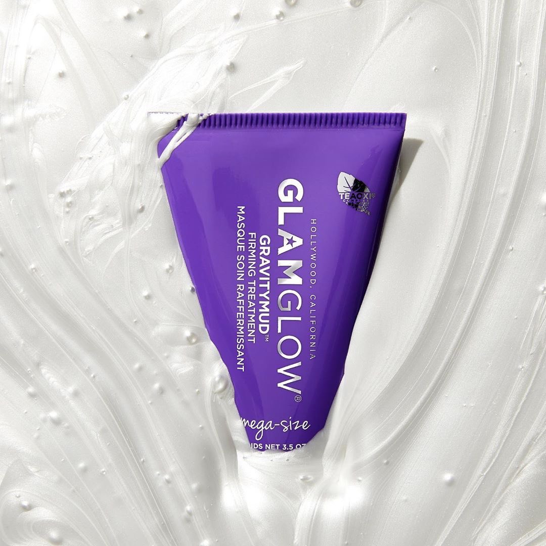 glamglow's tweet photo. Whatโs better than #GRAVITYMUDโs stunning chrome peel-off texture? Itโs benefits ๐ Shop the INSTANTLY tighter, firmer, makeup-ready toned skin on https://t.co/iqjHh4ceG7 https://t.co/4GSJhTUxSB