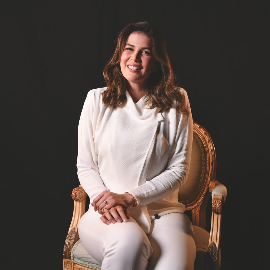 “¡HOLA! representa un periodismo de altura, en sus páginas se refleja la vida de sus protagonistas y cada evento importante de sus vidas. Puedo recorrer mis momentos inolvidables a través de estas cien ediciones.” <a href="/MarianneCruzG/">Marianne Cruz Glez.</a> ✨📃

#HolaRD