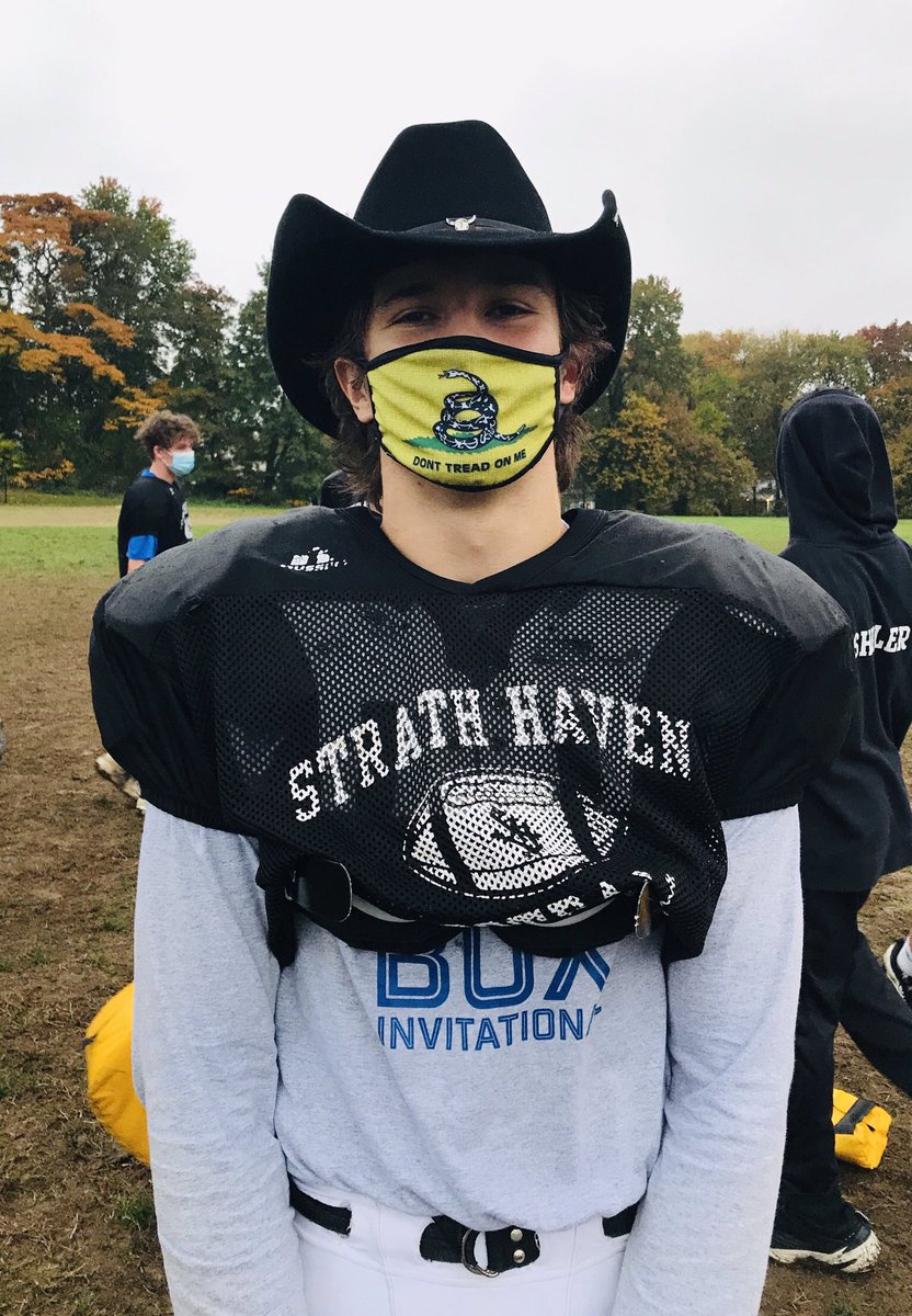 sh_football83's tweet photo. COW for Radnor week was FB/DE Christian Mazur. Christian rushed for 80 yds/2 TD’s. Plus 131 kick return yards (99 yd TD) and had 4 tackles, 1 TFL and 1 Sack... 🔥 ⬆️ 🔨⬇️..giddy up. #GID #RoachPatrol #CowboyUp https://t.co/vsufpvnxPt