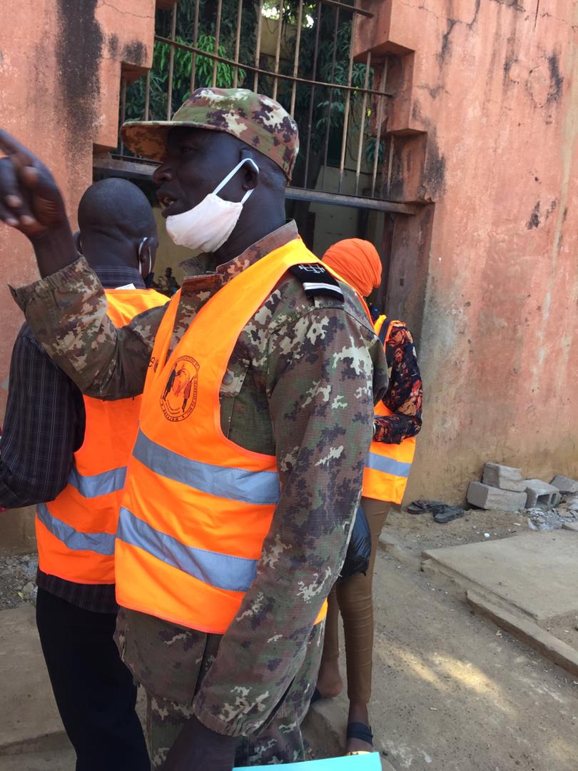 Dans le cadre du projet #Prison sans Covid19 financé par <a href="/unicefmali/">UNICEF Mali</a> ,des séances de sensibilisation ont été animées dans les prison de : 
- Kayes
- Kita,
- Tombouctou
 - Mopti ,
- Kenieroba,
 - Bamako,
- Koulikoro ,
- Kenieba

#blocuscovid19 
<a href="/unicefmali/">UNICEF Mali</a>
<a href="/renajem/">RENAJEM</a>