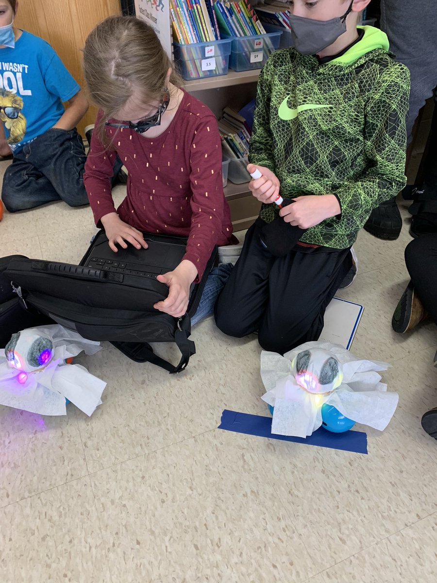 GJohnson4th's tweet photo. Solve the math problem and then trick or treat to the correct house answer with dash! @PACSchools @WonderWorkshop https://t.co/8I28Rgoo5p