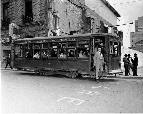 DeepSageApp's tweet photo. Tranvía Municipal de Medellín 1935 #ViajeEnElTiempo https://t.co/k1pkzipHs9