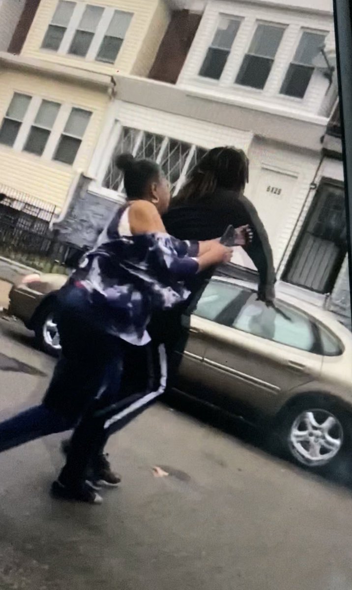  #PhiladelphiaProtesters are currently gathering in Malcolm X Park to protest against this officer-involved shooting.Images shared by the local FOX news station captured the moments just before victim was shot by Philly Police officers.Victim ID’d as Walter Wallace Jr., 27.