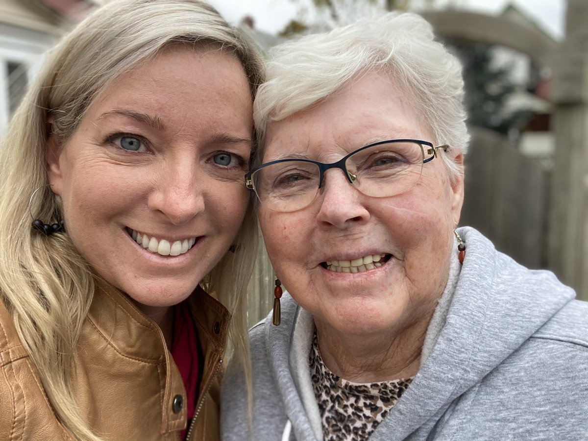 Best vacation day celebrating my beautiful mama for her 77th birthday. 🥰♥️🤗😘 She’s tough, spirited, generous & loving. If I turn out to be half as good a mom, I’ll be doing alright! 🤩 #momlove https://t.co/SUsgQBTR8s