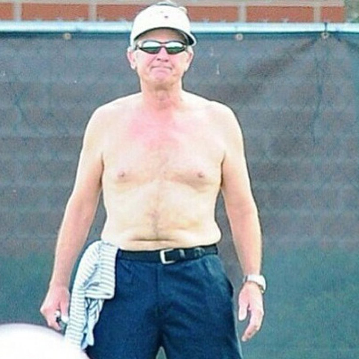 shirtless_men_'s tweet photo. @tedcruz https://t.co/Zr40I7xQYk