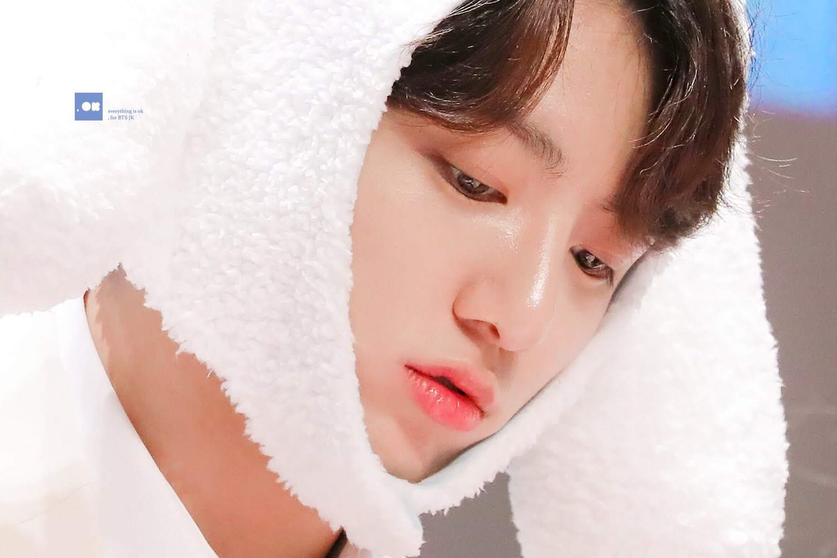LahahaYeah's tweet photo. 気が付いたら横顔ばかり選んでました🤭💜

#HappyRoutine_JK
@OK_JUNGKOOK_NET https://t.co/kmO0dJ1szA