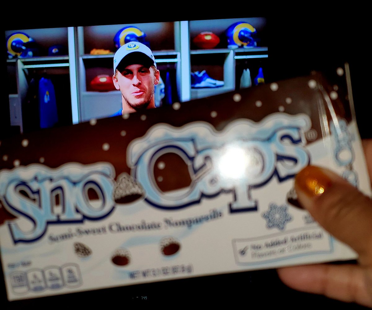billsfanmonica's tweet image. Sometimes a girl just needs some #MNF and some #SnoCaps . #CHIvsLAR #gobears #littlethingsmakemyworldgoaround