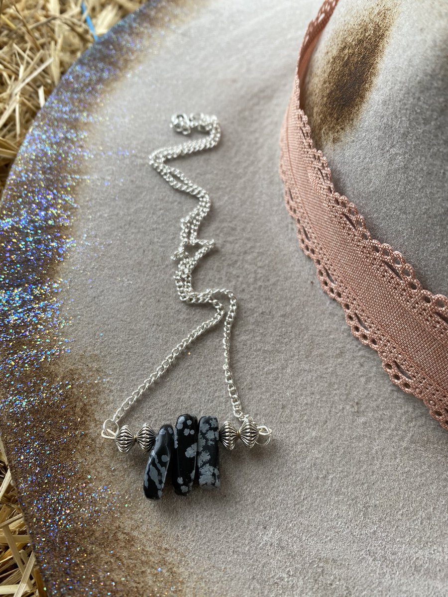 underthemoonllc's tweet photo. “ black horse” https://t.co/RCqysPHVAk