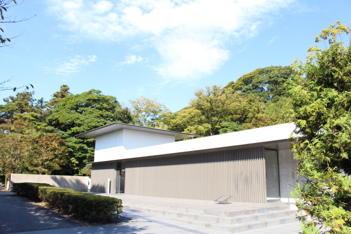 金沢市の鈴木大拙館です😊
街中にあるにもかかわらず、とってもゆったりと時間が過ぎていきます🤤
水の音や鳥の鳴き声がとても良かったです☺️🌟
読書など自分時間として、利用してみてはいかがでしょうか💪😆
#石川県
#金沢市
#金沢
#かなざわ
#kanazawa
#鈴木大拙館
#マイクロツーリズム
#GOVACATION https://t.co/CzlxbspcLW