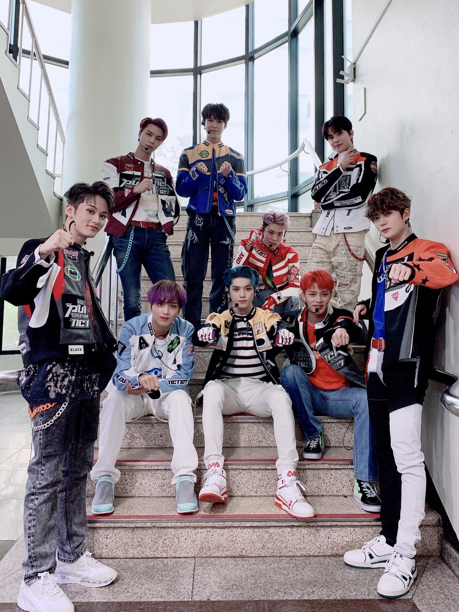 tyadanbias's tweet photo. fikiranku di hantui sama NCT mulu 😭💚😚

I’m voting for NCT127 @NCTsmtown_127 for Favorite Social Artist at the #AMAs https://t.co/7TEtAPRwAs