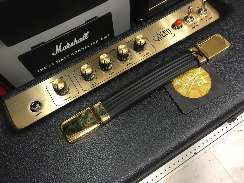 GKD_CHITOSE's tweet photo. 【Marshall新入荷情報】
出力5Wモデルのマーシャル真空管アンプORIGIN5入荷しました。音量と歪みが連動して変化するシンプルな1ヴォリューム仕様です!!
操作性も音質も👍改めて真空管アンプの良さを再確認しました。
#マーシャル
#ORIGIN5
#真空管アンプ
#玉光堂
#イオン千歳店 https://t.co/JIJrJCgsFe