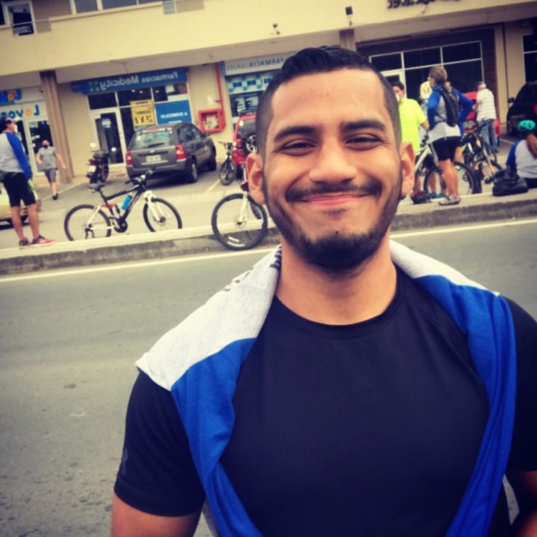 monito96Jose's tweet photo. #NuevaFotoDePerfil https://t.co/BjQkEXGR7Z