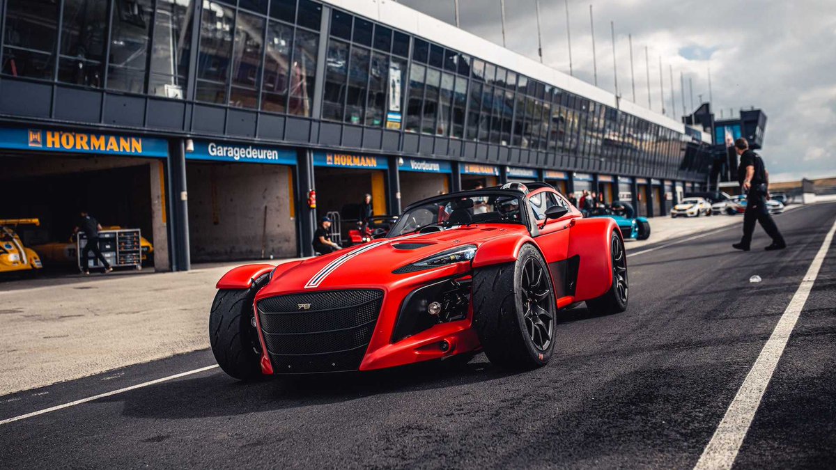 motionarabia's tweet photo. #Donkervoort launches the #track only #twin, the D8 GTO-JD70 R. It is capable of doing a 100kmph sprint in just 2.7 seconds. The #Audi-sourced 2.5-liter #turbocharged inline-five TFSI #engine is capable of producing 415HP. 
@donkervoort #hypercars #cars #automotive #cars #news https://t.co/91g5b28J08
