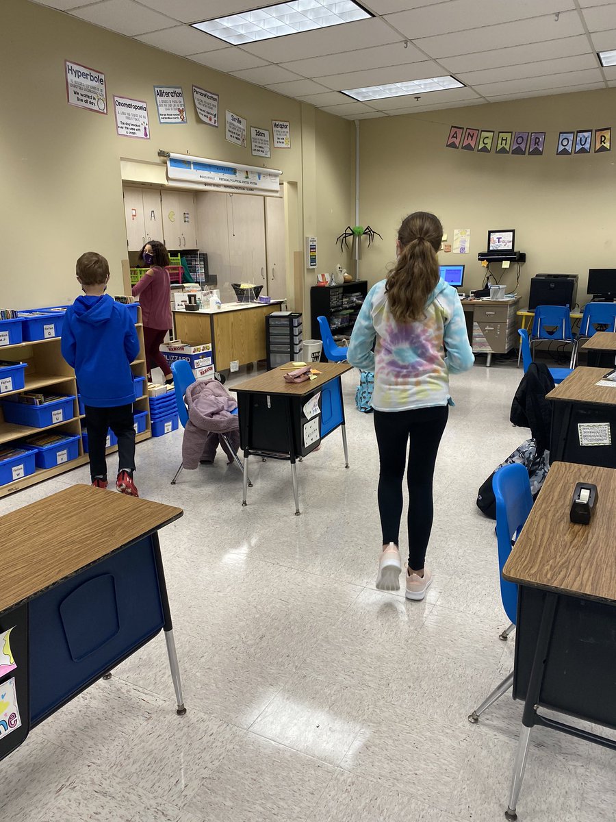 MindfulTraynor5's tweet photo. Today Ss went on a scavenger hunt identifying types of conflict based on the scenario they found. 📖 @JKSMahwah https://t.co/DW1sJSDrsY