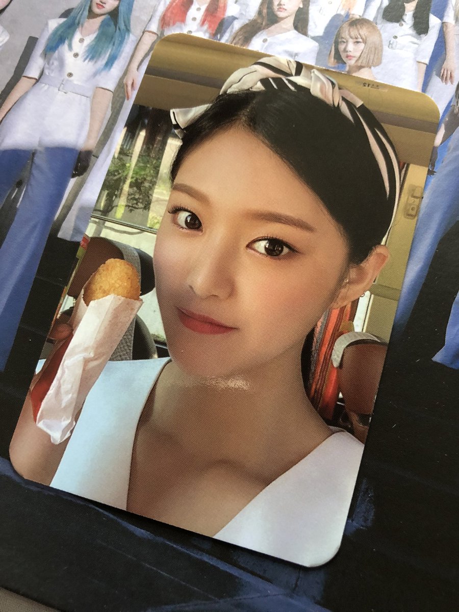 hyunjin from loona and irene from red velvet having questionable photocards