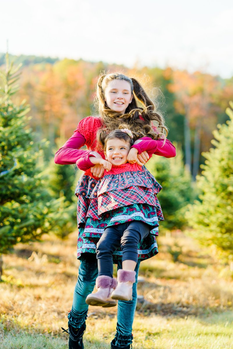 NadiaBonner15's tweet photo. @joannagaines Well you certainly made our week a whole lot more lovely with your beautiful ‘Matilda Jane’ line! Thank you, and happy holidays from our family to yours! https://t.co/yDX6fxn3DP