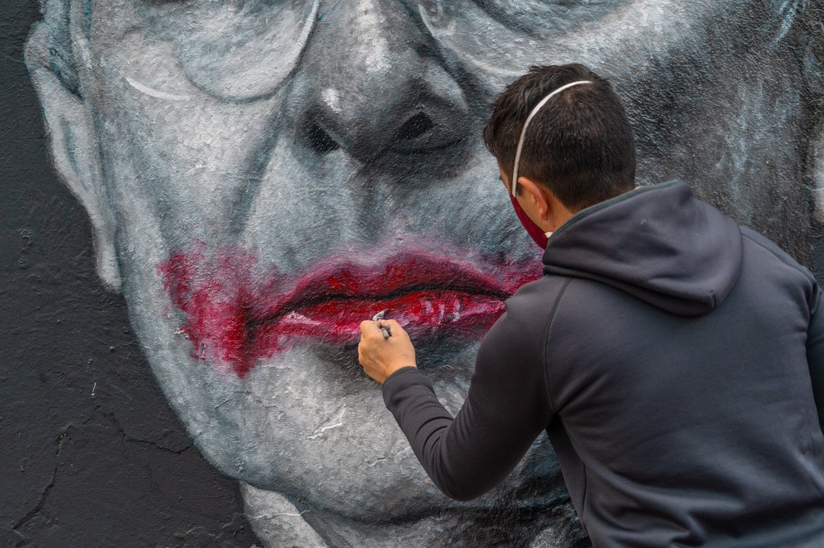 CaceroloArt's tweet photo. Una buena pintura nos debe decir algo significativo, contarnos una historia. 
Los artistas jóvenes se inclinan por pintar lo fácil, lo que está de moda y se vende fácil ...los artistas maduros pintamos lo real con una narrativa que le da prioridad a la verdad y no a la belleza. https://t.co/xtlxf3fzDE