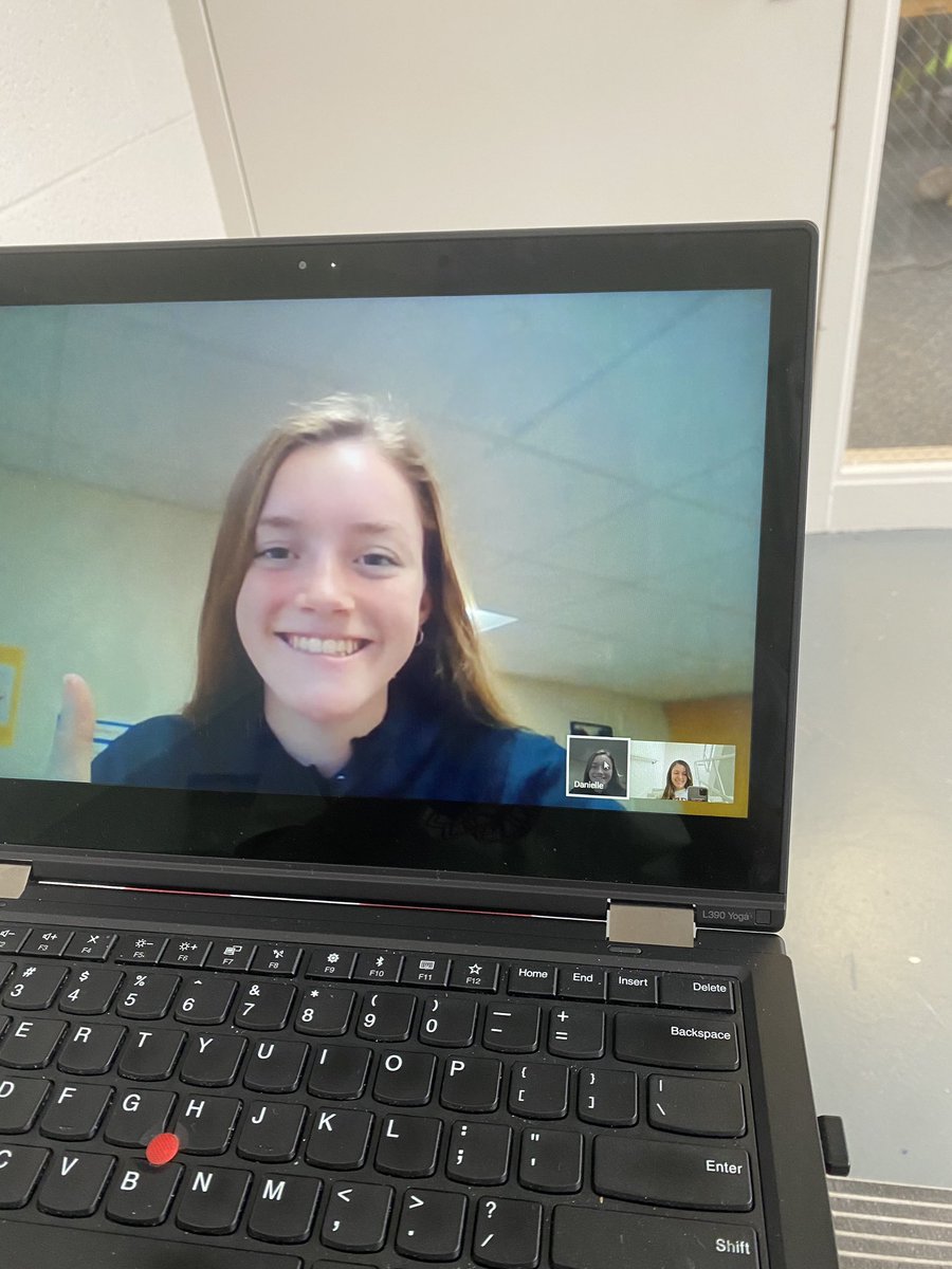 SFU_samsALTsaac's tweet photo. “If you never did you should. These things are fun and fun is good.” – Dr. Seuss
One final post of our SAMs connecting with their mentees last week!
Way to go Chloe, Sydney, and Kyle!
#SAMsCare #MentoringMakesADifference #SamIam #BecomeThatSomeone https://t.co/vFFDNsWVA7