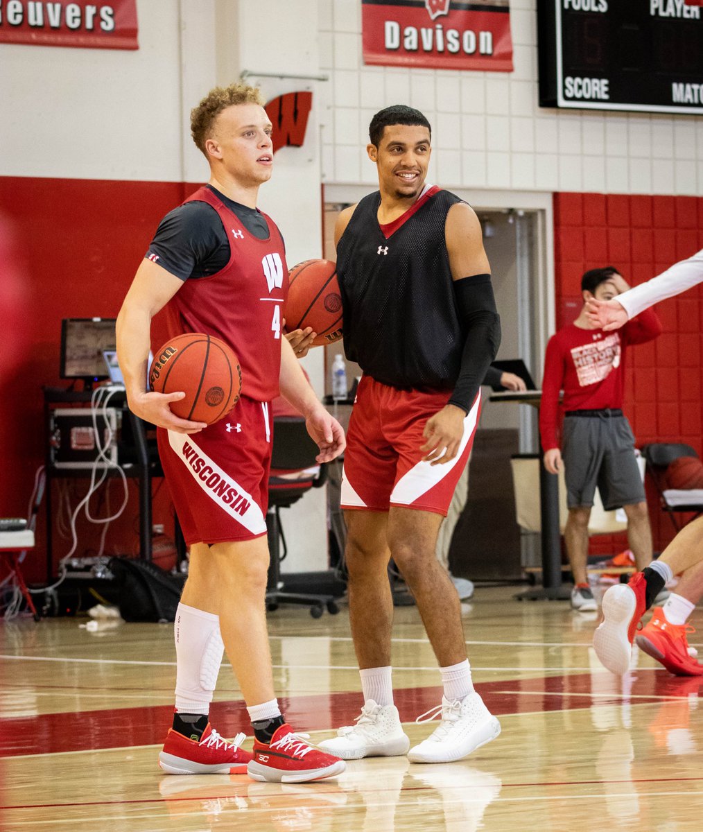 BadgerMBB's tweet photo. College basketball season is less than one month away... ⏳🔜🏀 https://t.co/REyDlL7nSN