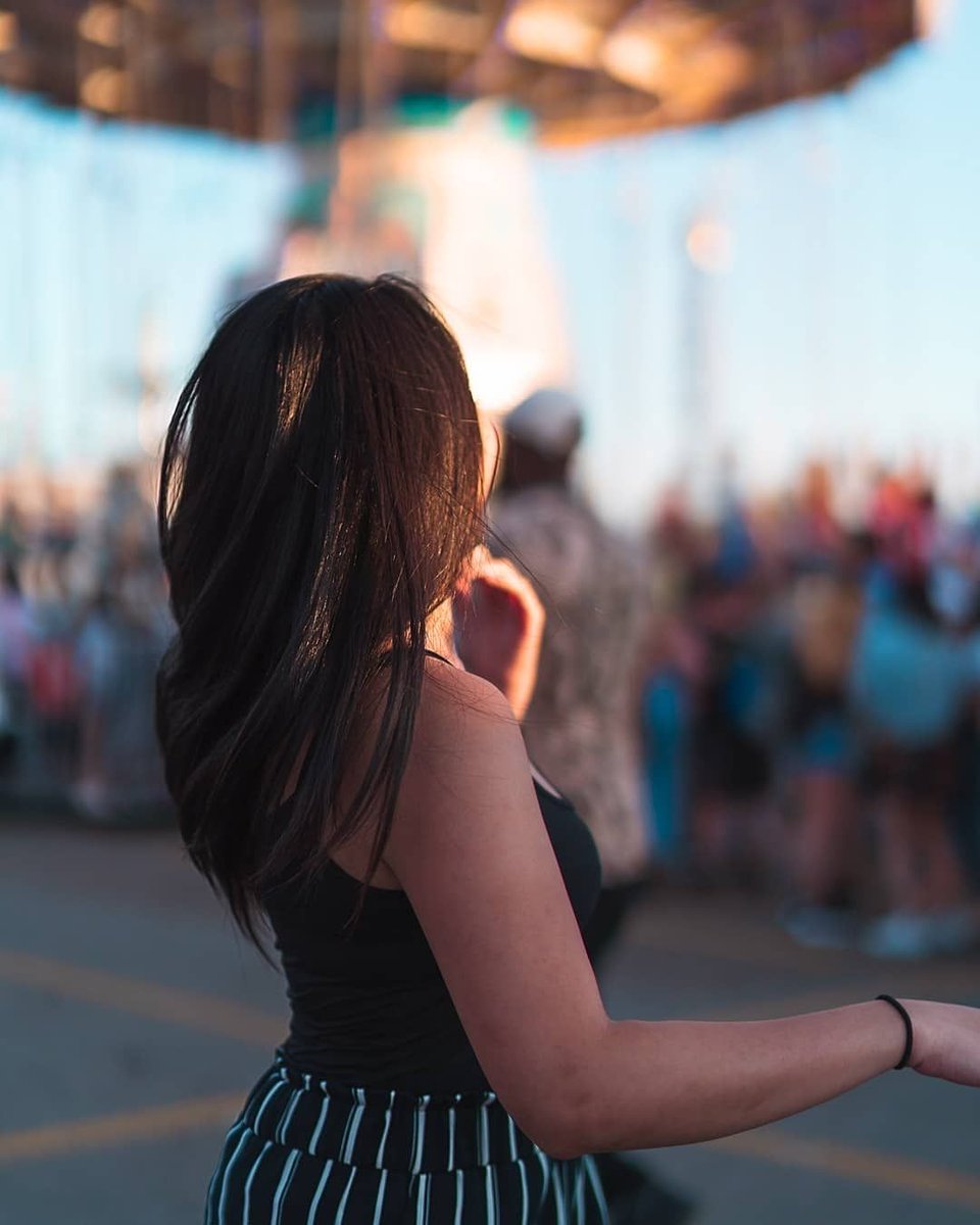 KDaysyeg's tweet photo. K-Days goer Kelvin captured these TWIRLS, WHIRLS, SPINS & TURNS on the #KDays Midway! Are you a ride doer? Or a bag holder? #BestKDays #YEGSummer https://t.co/W0VAP4W8eX