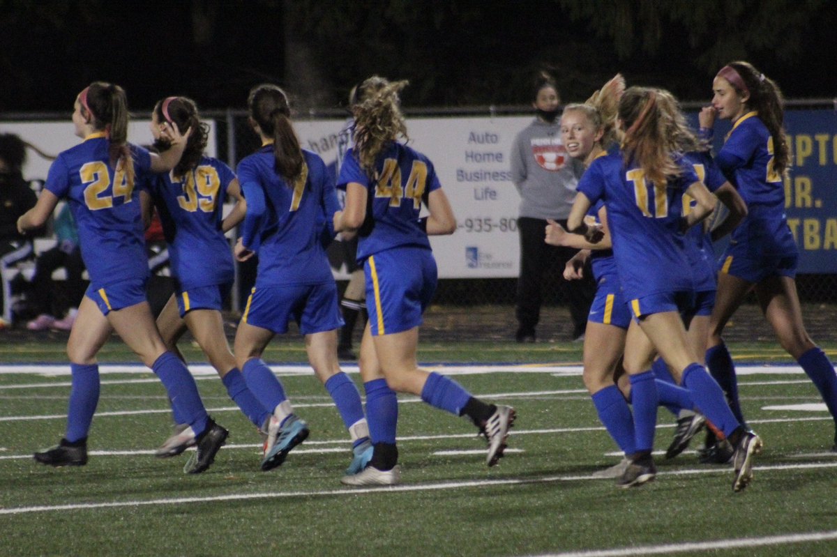 htownyearbook's tweet photo. Congrats to Girls Soccer on defeating Penn Hills 5-0. They play West Allegheny on Thursday at Fridley. Good Luck, Girls!⚽️ https://t.co/94sSS2K1NW