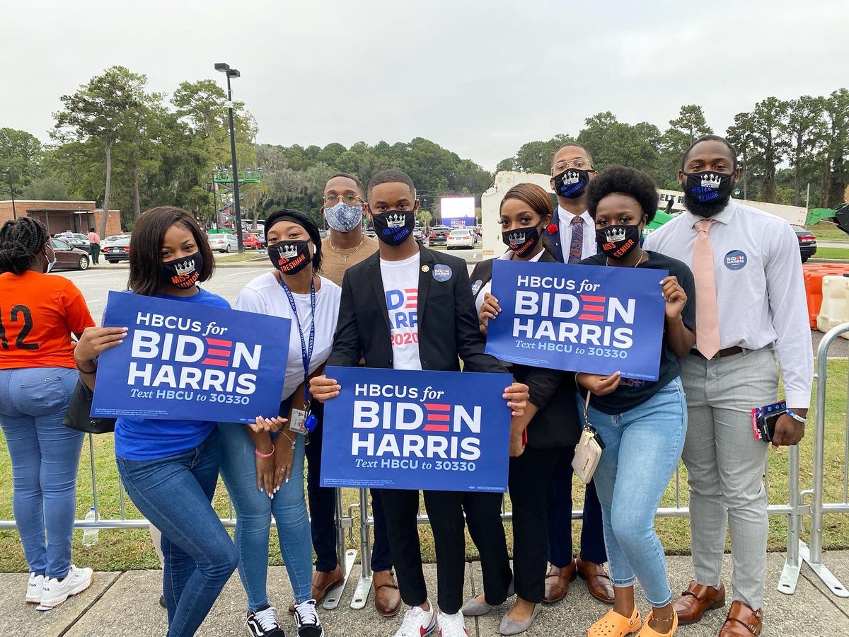 SSURoyals's tweet photo. Our 2020-2021 Royal court👑attended the #BidenHarris presidential Rally here on campus this afternoon, where Dr Jill Biden spoke at. 💙🧡#PresidentialElection2020 
#SSU #VoteForChange https://t.co/aP8oxcJVsv
