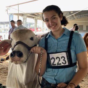 citrusvalleyffa's tweet photo. Howdy y’all, my name is Jade Garcia and I am proudly representing the La Joya FFA chapter as your Citrus Valley District Reporter. I am looking forward to working and growing with this year’s amazing officer team. Love y’all and stay safe CVD!!❤️🍊🍋 https://t.co/gl1WOUedFj