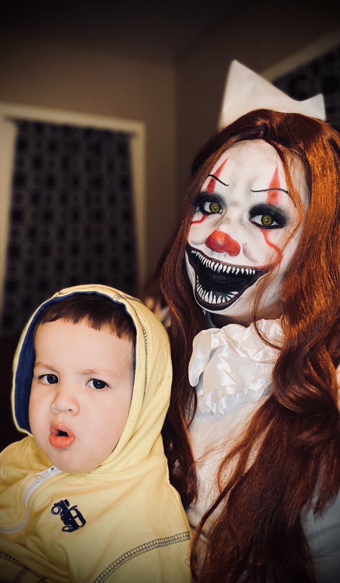 Skyherrera1's tweet photo. 🎈Pennywise and Georgie with my baby 🎈 https://t.co/3IwxEdJhzl