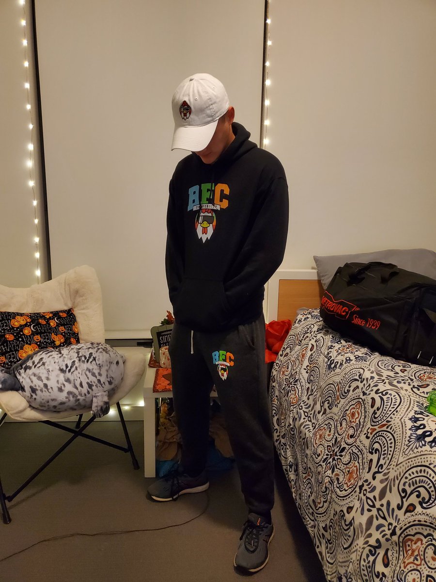 peter_martini34's tweet photo. @KYR_SP33DY Enrolled to BFCU and went a little crazy at the campus store lol https://t.co/tOvV9VnKDm