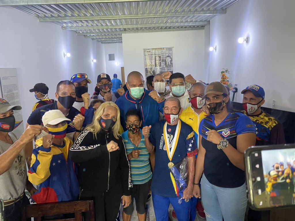 #MorochitoCampeónOlímpico | En algunas imágenes lo que se vivió hoy en Cumaná , 52 años del Oro Olímpico y Morochito recibe su casa natal . Trabajo en Equipo se vivió #Hoy en Sucre https://t.co/8NMONqex6h