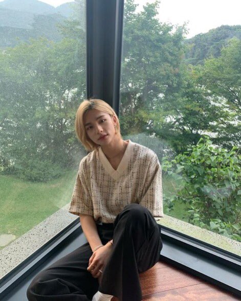 kpopzoocafe's tweet photo. order for: @innersar 
from: anon

message: Hey, I hope you're doing good, and taking good care of yourself. Don't rush or guilt yourself to finish/do things. The time will come and things will align. 

song rec: louie zong- beekeeper https://t.co/s3dfLjVI8i