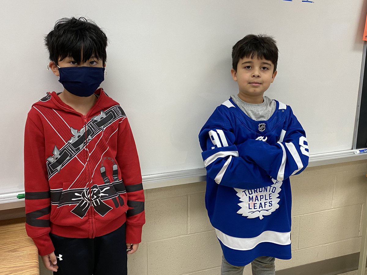 MrsRyanTweets's tweet photo. Sporting our jerseys or St. Veronica colours today for Spirit Week! @StVeronicaDP https://t.co/kEENxIs1xn