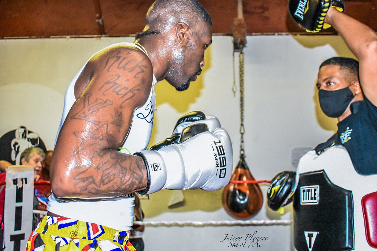 JLife863's tweet photo. ALL MY LIFE IVE BEEN A BIG PROBLEM IN EVERYBODY ELSE LIFE 🔥🔥💪🏿🥊💯‼️‼️DEY AINT NEVER WANA LET ME IN SO I KICK DA DOOR IN 🦵🏿🥾 🚪 #BAKECHICKENPROMOTINS🔥🍗#CAMPLYFE🎱 #POLKWAYORNOWAY #863 #LAKELANDBABY🎋 #NOTHINGWASGIVING💯 #ITOOKIT🗣‼️ https://t.co/079V5UGQhY