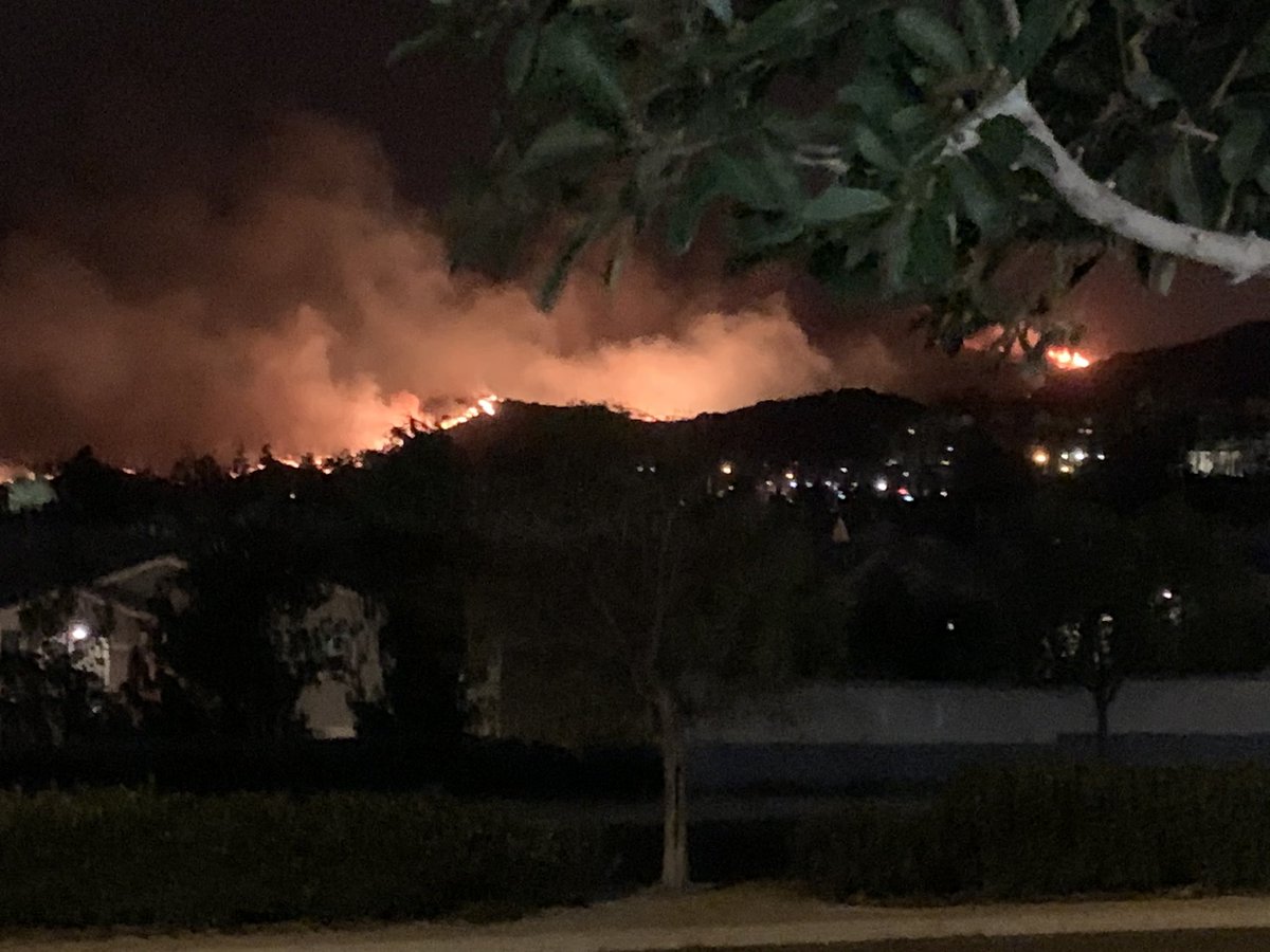 solsenpr's tweet photo. #SilveradoFire as seen from #BakerRanch. Pray for our firefighters! https://t.co/c0MDTw8u02