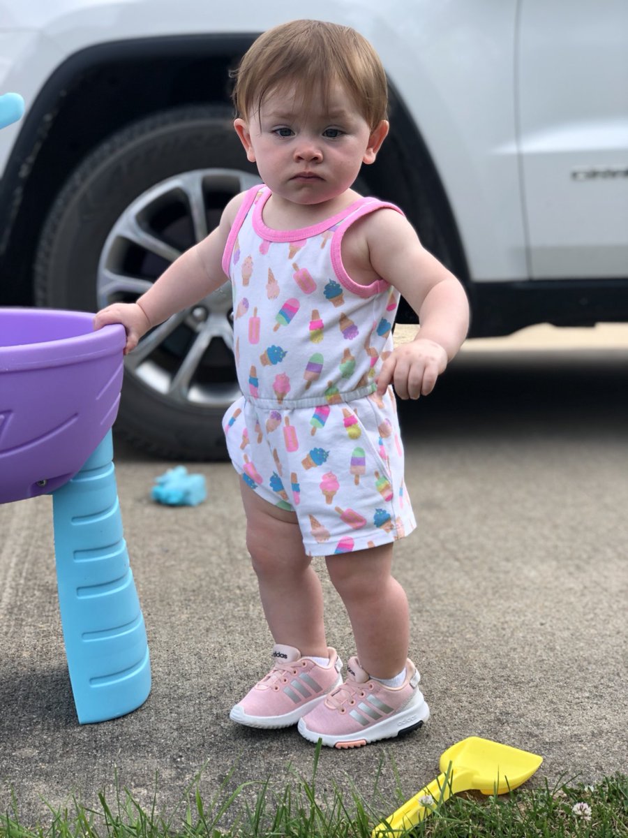 GramlichDylan's tweet photo. This was more than a minute ago, but she is still patiently waiting to blow, on the @adidas sponsorship/shoutout show! Lol! #cornyIknow #babybug #summer2020 #icecreamdrip @adidas @EmilyGramlich13 ❤️❤️❤️ https://t.co/50Kv9SvDLI
