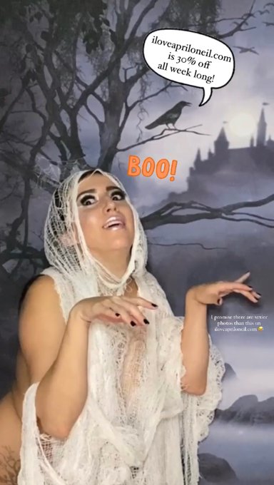 IT’S HALLOWEEK! https://t.co/mbNMDJaoxp