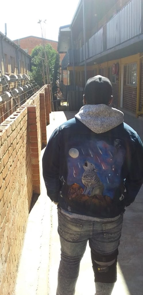 KrayATM's tweet photo. Custom hand painted jacket for the homie @Zeux_05 #AcceleritFibre https://t.co/H5OmmO8LZu