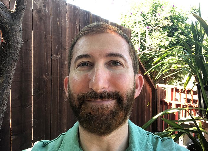 MarcRokoff's tweet photo. And here is pic two, only now with the brown rinse added just a little later. Lol. The wonders of henna hair dye! #HennaHairDye https://t.co/LcGkttnecb