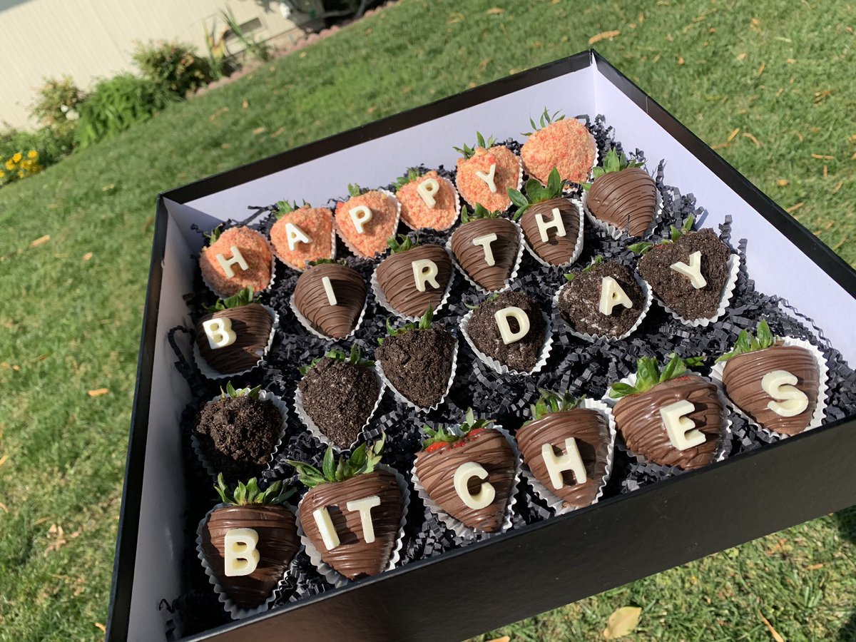 Birthday Berries🥳 #bayarea #bayareatreats #chocolatecoveredstrawberries