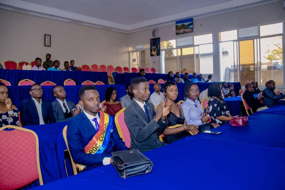 Jbeneriche2's tweet photo. La cérémonie a connue la participation des membres de plusieurs communautés estudiantine congolaise comme @des_ult @ceculofficiel et dans un climat de fraternité. https://t.co/LhZhcATtWz