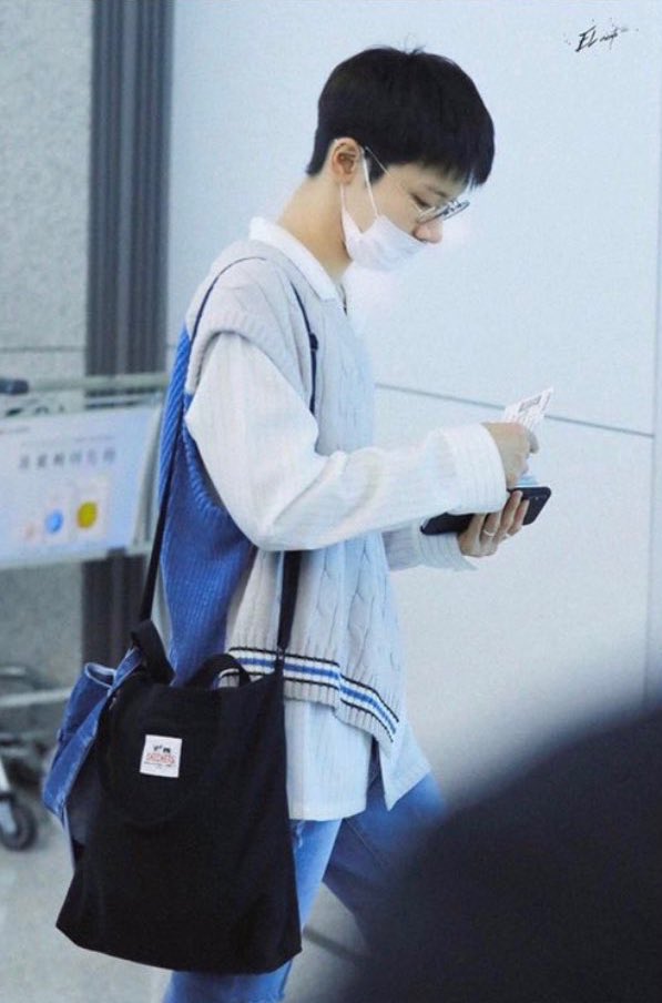 the skechers bag Ten wore at the airport... sold out