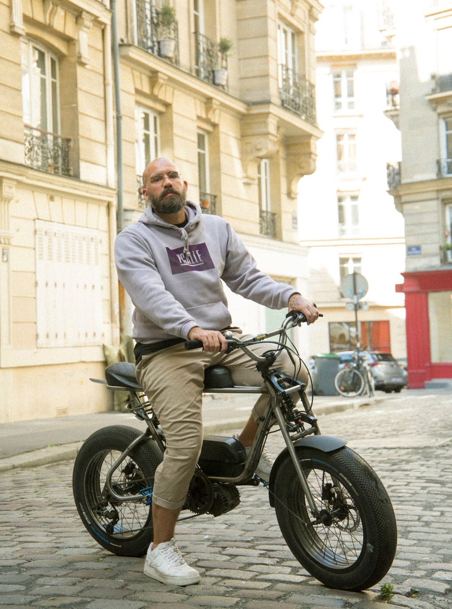 Popeye V Twitter パリのタトゥーアーティスト Jean Andreはオフロード風の電動アシストで 子供の送り迎えもコレで行くよ シンガポールの Coast Cycles のフレーム Buzzraw X とタイヤを中心に 18区の人気のバイクショップ Cycles Toshi でカスタムし 5000