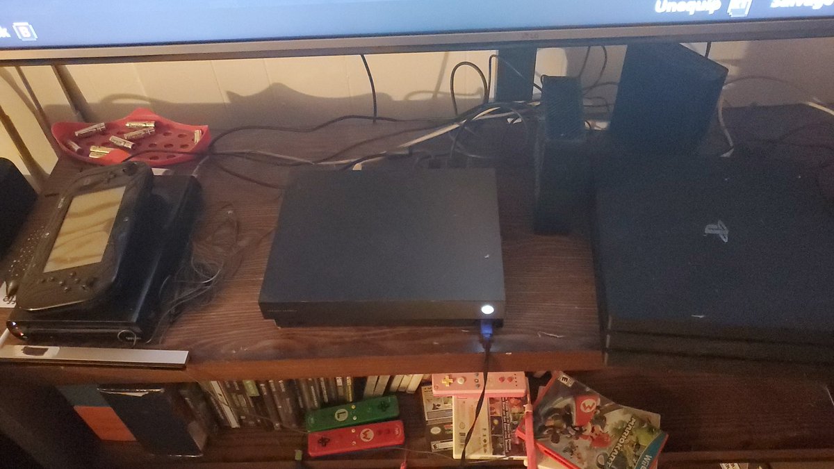 BACfromthedead1's tweet image. I may be a little behind on team Red but that's because I like their older games on Nintendo. I'm waiting for a new Zelda or Metroid Prime to think about buying a new console. @kingdavidotw one team #TeamConsole.